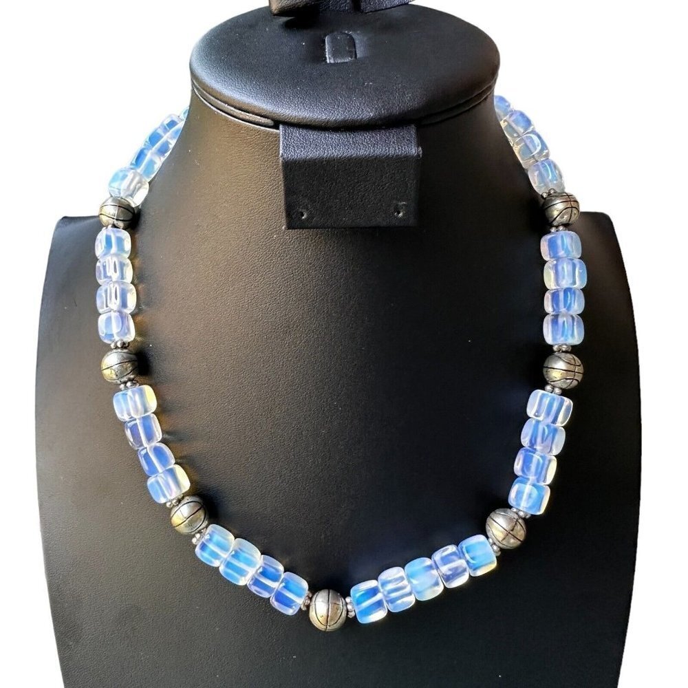 Opalite Necklace‎ 21.5 Inch Faceted Glass Basketball Beads Silvertone Toggle